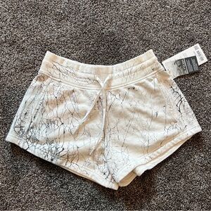 Lululemon Inner Glow 3” HR short